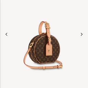 Louis Vuitton bag comes with dust bag